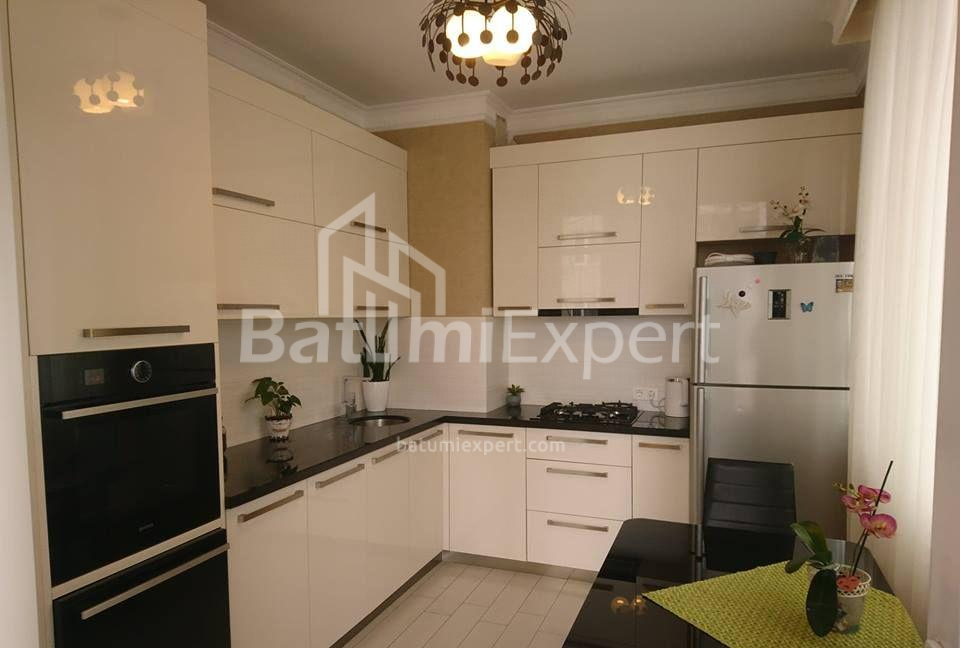 Квартира 90 м² - Ніко Піросмані, Батумі, Грузія