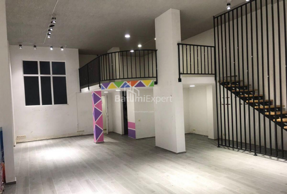 Квартира 130 м² - Еквтіме Такаішвілі, Батумі, Грузія