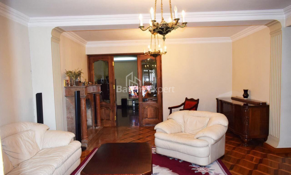 Квартира 120 м² - Зураба Горгiладзе, Батумі, Грузія