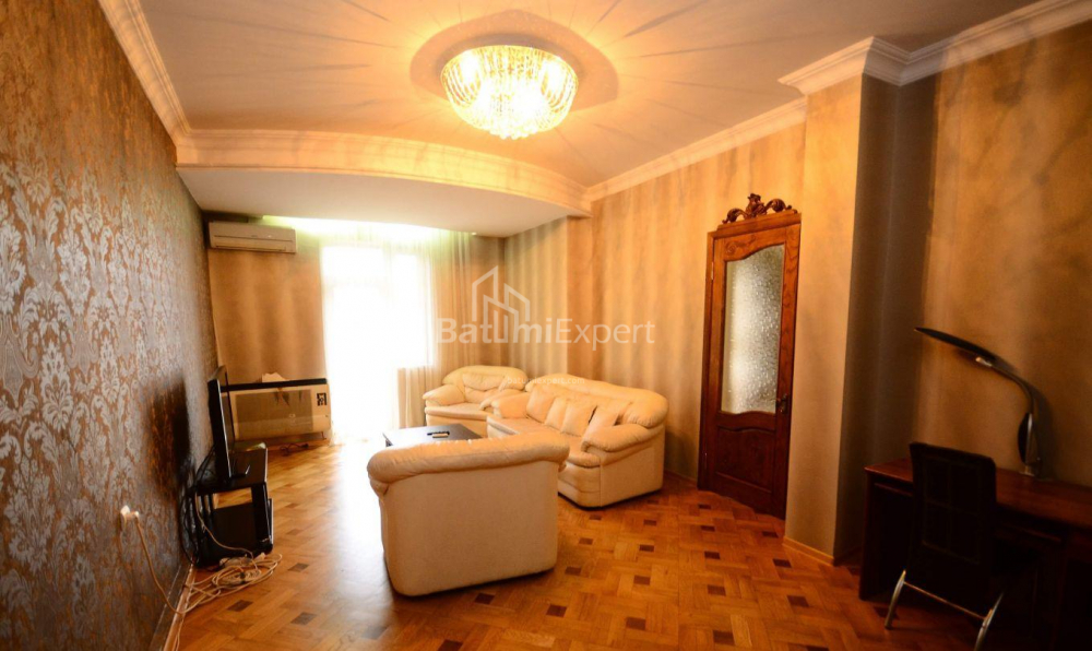 Квартира 95 м² - Ніко Піросмані, Батумі, Грузія