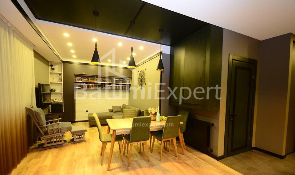 Квартира 100 м² - Зураба Горгiладзе, Батумі, Грузія