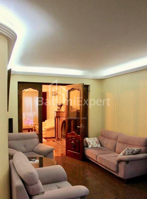 Квартира 140 м² - Царя Парнаваза, Батумі, Грузія