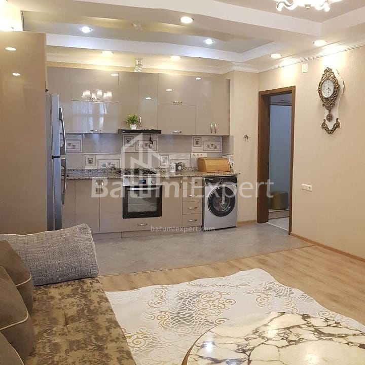 Квартира 85 м² - Еквтіме Такаішвілі, Батумі, Грузія