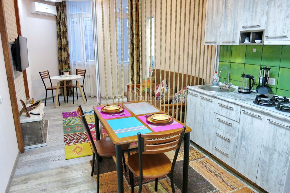 Квартира 33.4 м² - Зураба Горгiладзе, Батумі, Грузія