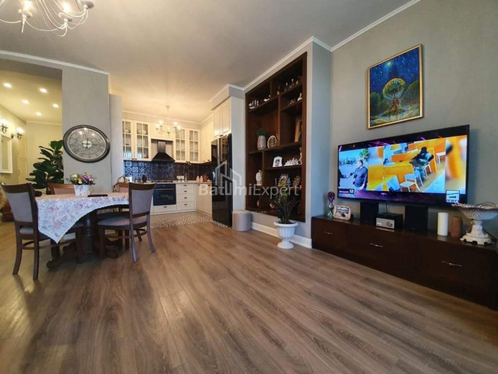 Квартира 96 м² - Вахтанга Горгасали, Батумі, Грузія
