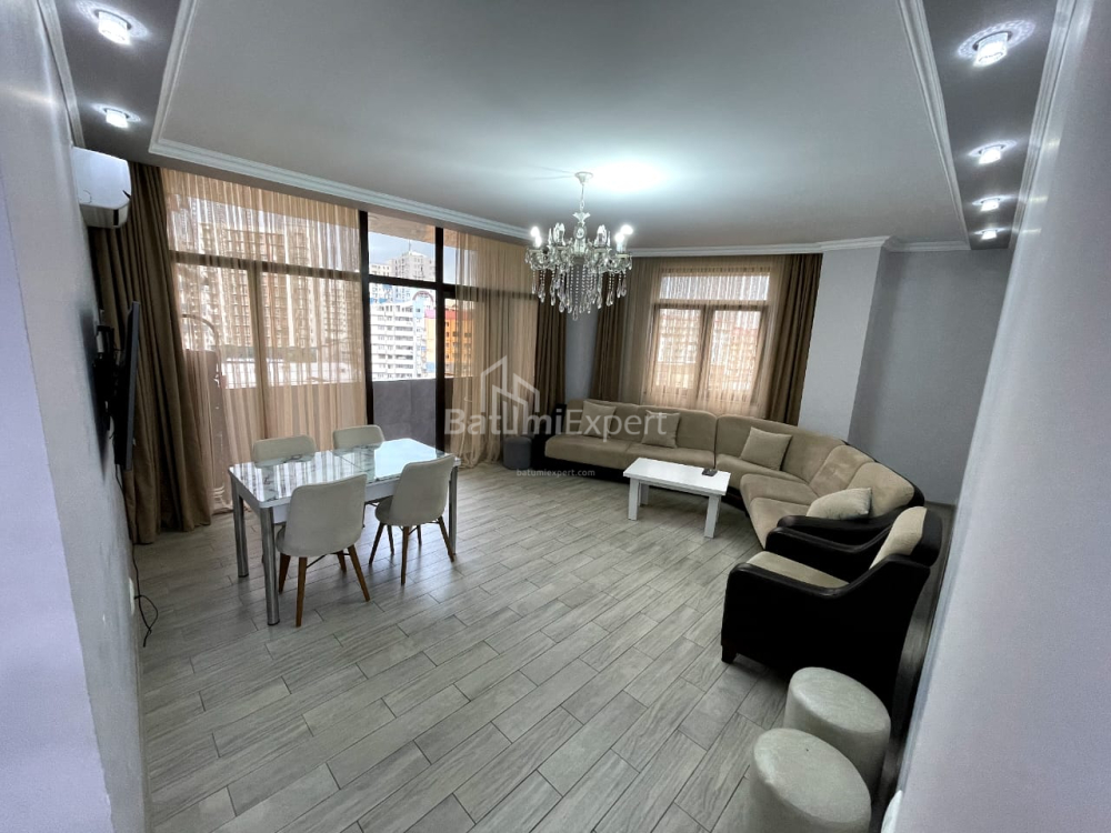 Квартира 110 м² - Михайла Джавахішвілі, Батумі, Грузія