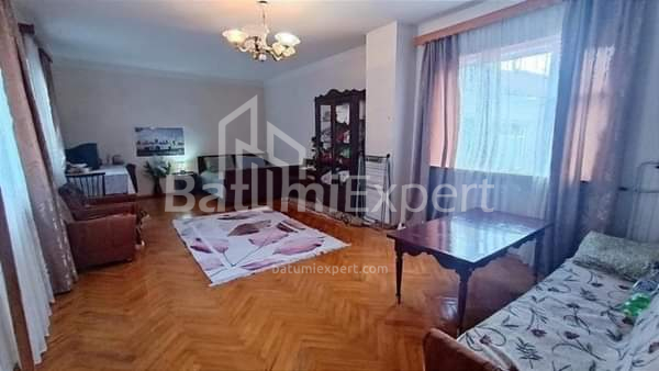 Приватний будинок 120 м² - Вахтанга Горгасалі, Батумі, Грузія