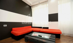 Квартира 3-комн 83 м² - Зураба Горгiладзе, Батумі