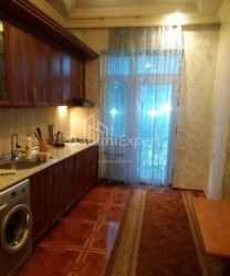 Квартира 3-комн 100 м² - Шерифа Хімшіашвілі, Батумі