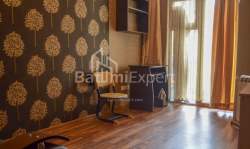 Квартира 4-комн 100 м² - Петра Мелiкiшвiлi, Батумі