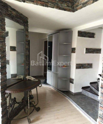 Квартира 4-комн 90 м² - Зураба Горгiладзе, Батумі