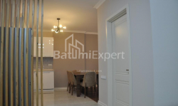Квартира 3-комн 87 м² - Зураба Горгiладзе, Батумі