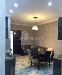 Квартира 2-комн 47 м² - Зураба Горгiладзе, Батумі