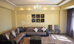 Квартира 3-комн 84 м² - Іллі Чавчавадзе, Батумі