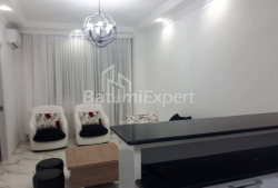 Квартира 3-комн 58 м² - Юр'ївська, Батумі