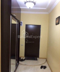 Квартира 4-комн 98 м² - Зураба Горгiладзе, Батумі