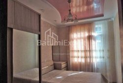 Квартира 3-комн 62 м² - Вахтанга Горгасалі, Батумі