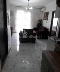 Квартира 3-комн 60 м² - Петра Багратіоні, Батумі