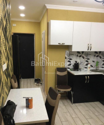 Квартира 3-комн 43 м² - Шерифа Хімшіашвілі, Батумі