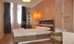 Квартира 3-комн 87 м² - Юр'ївська, Батумі