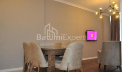 Квартира 3-комн 87 м² - Юр'ївська, Батумі