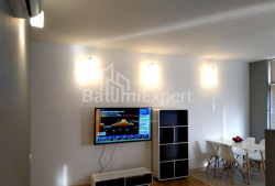 Квартира 3-комн 80 м² - Oлександра Пушкiна, Батумі
