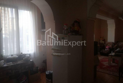 Квартира 3-комн 65 м² - Петра Багратіоні, Батумі