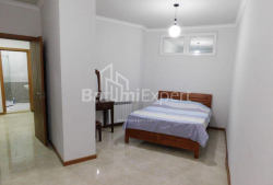 Квартира 3-комн 90 м² - Зураба Горгiладзе, Батумі