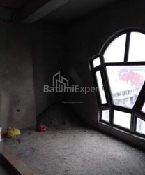 Квартира 2-комн 85 м² - Петра Мелiкiшвiлi, Батумі