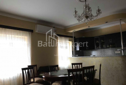 Квартира 3-комн 68 м² - Давида Агмашенеблі, Батумі