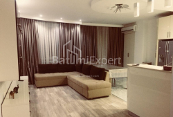 Квартира 6-комн 152 м² - Зураба Горгiладзе, Батумі