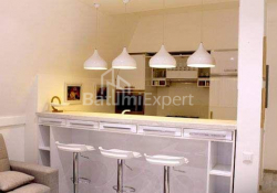 Квартира 3-комн 71 м² - Oлександра Пушкiна, Батумі