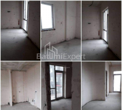 Квартира 3-комн 77 м² - Петра Багратіоні, Батумі
