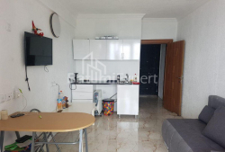 Квартира 2-комн 52 м² - Ангiса, Батумі