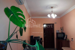 Квартира 3-комн 42 м² - Генерала Аслана Абашидзе, Батумі