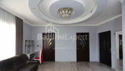 Квартира 3-комн 53 м² - Петра Багратіоні, Батумі