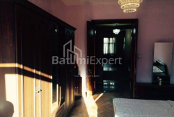Квартира 5-комн 165 м² - Зураба Горгiладзе, Батумі