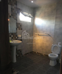 Квартира 3-комн 85 м² - Зураба Горгiладзе, Батумі