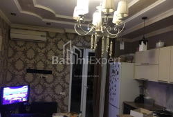 Квартира 4-комн 75 м² - Нiколоза Бараташвiлi, Батумі