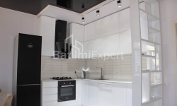Квартира 3-комн 80 м² - Зураба Горгiладзе, Батумі