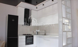 Квартира 3-комн 80 м² - Юр'ївська, Батумі