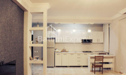 Квартира 3-комн 85 м² - Юр'ївська, Батумі