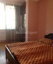 Квартира 2-комн 62 м² - Генерала Аслана Абашидзе, Батумі