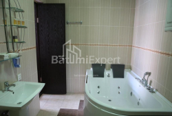 Квартира 2-комн 55 м² - Генерала Аслана Абашидзе, Батумі