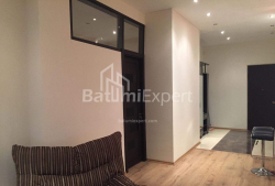 Квартира 3-комн 85 м² - Зураба Горгiладзе, Батумі