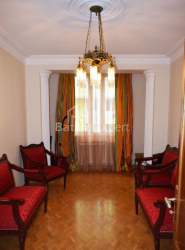 Квартира 4-комн 120 м² - Зураба Горгiладзе, Батумі