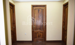 Квартира 4-комн 120 м² - Зураба Горгiладзе, Батумі