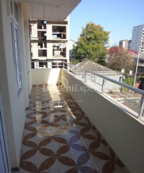 Квартира 4-комн 76 м² - Петра Мелiкiшвiлi, Батумі