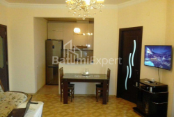 Квартира 3-комн 73 м² - Михайла Лермонтова, Батумі