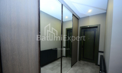 Квартира 3-комн 99 м² - Зураба Горгiладзе, Батумі